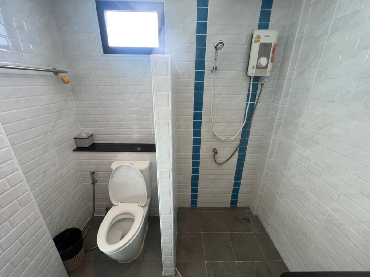 The Hub Suratthanl Szuratthani Kültér fotó